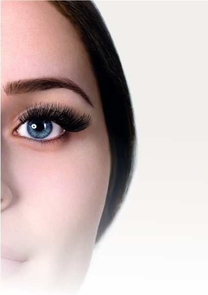 Wimpernkleber_GL_Gesichtshaelfte